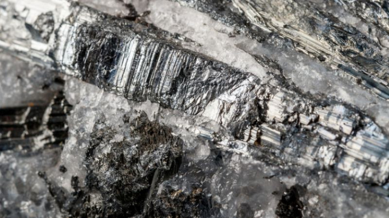 Китай осъди 27 души за контрабанда на антимонови блокове